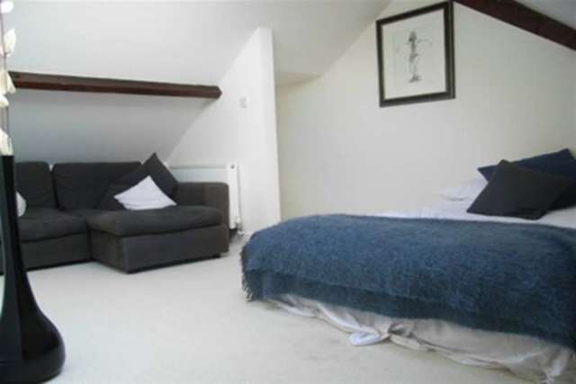  Image of 4 Bedroom Detached to rent at Exmouth, EX8 1AR