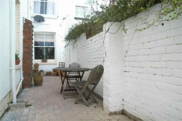  Image of 4 Bedroom Detached to rent at Exmouth, EX8 1AR