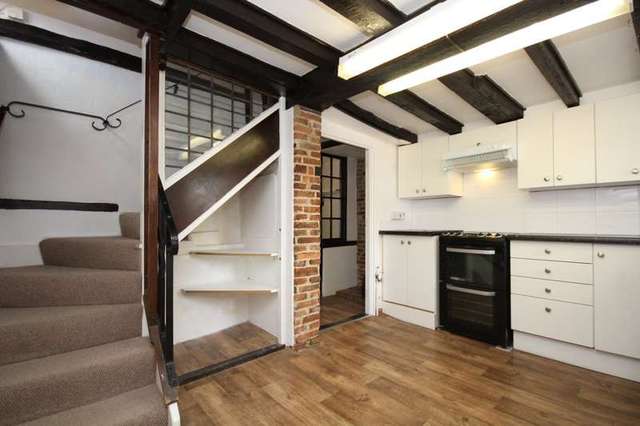  Image of 2 Bedroom End of Terrace to rent at Henley-On-Thames, RG9 1AN