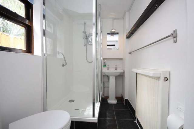  Image of 2 Bedroom End of Terrace to rent at Henley-On-Thames, RG9 1AN
