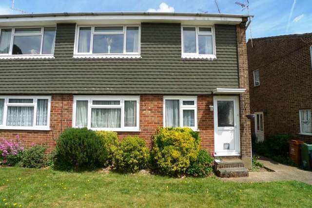  Image of 2 Bedroom Maisonette to rent at Frimley Court  Sidcup, DA14 6JG
