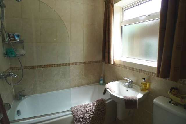  Image of 2 Bedroom Maisonette to rent at Frimley Court  Sidcup, DA14 6JG