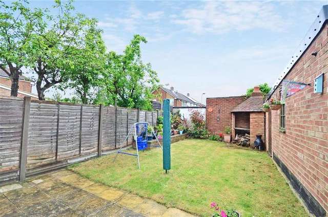  Image of 3 Bedroom Semi-Detached for sale at Gravesend Kent Gravesend, DA12 4RA
