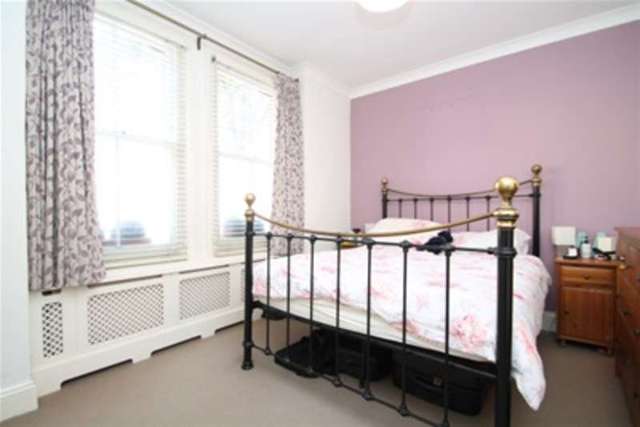  Image of 2 Bedroom Flat to rent at London, SW8 3TS