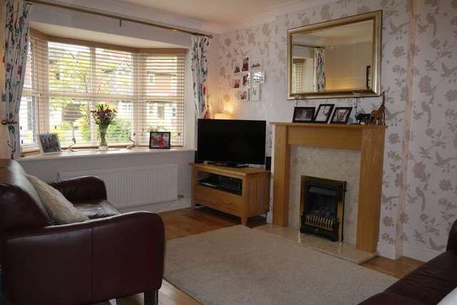  Image of 5 Bedroom Detached for sale at Whitnash Leamington Spa Warwickshire, CV31 2TW