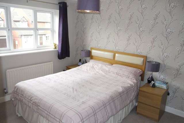  Image of 5 Bedroom Detached for sale at Whitnash Leamington Spa Warwickshire, CV31 2TW