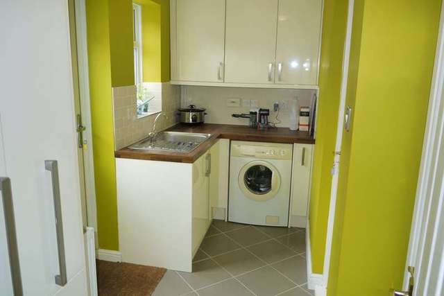  Image of 5 Bedroom Detached for sale at Whitnash Leamington Spa Warwickshire, CV31 2TW