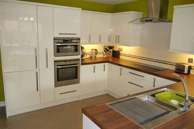  Image of 5 Bedroom Detached for sale at Whitnash Leamington Spa Warwickshire, CV31 2TW