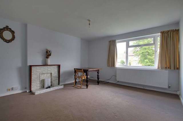  Image of 2 Bedroom Flat to rent at Gordon Hill  ENFIELD, EN2 0QP