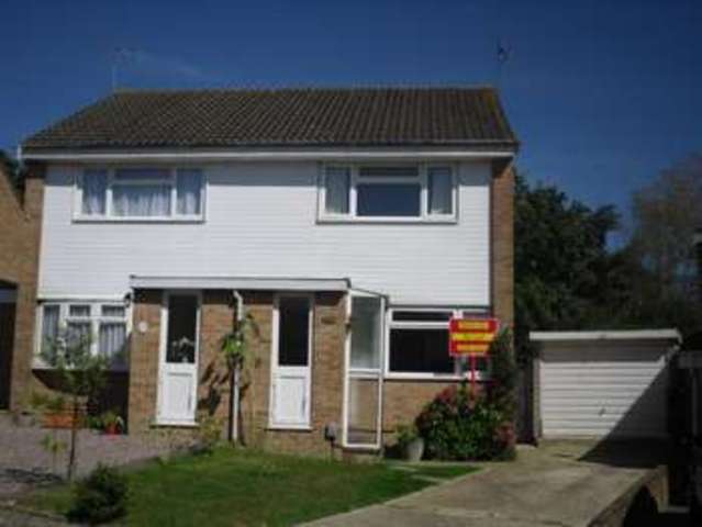  Image of 127 Bedroom Semi-Detached to rent at Gossops Green  Crawley, RH11 8NQ