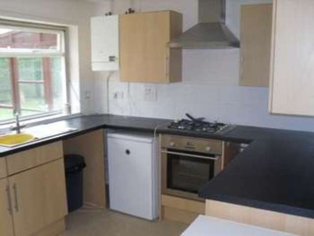  Image of 127 Bedroom Semi-Detached to rent at Gossops Green  Crawley, RH11 8NQ