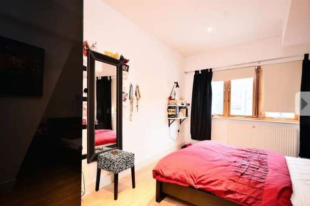  Image of 4 Bedroom Mews to rent at Borough  Tower Bridge, SE1 3BE