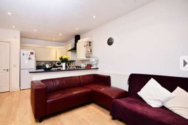  Image of 4 Bedroom Mews to rent at Borough  Tower Bridge, SE1 3BE