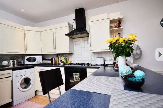  Image of 4 Bedroom Mews to rent at Borough  Tower Bridge, SE1 3BE