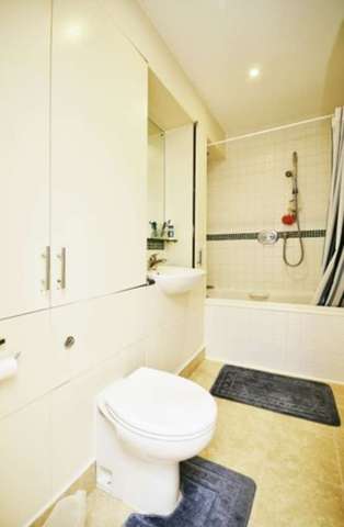  Image of 4 Bedroom Mews to rent at Borough  Tower Bridge, SE1 3BE