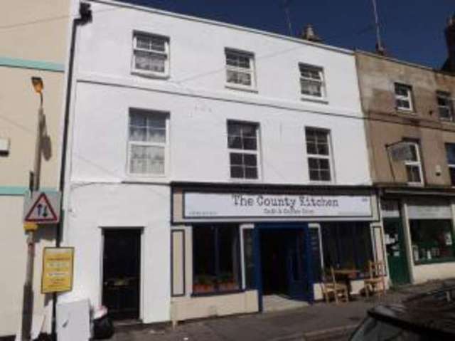  Image of 1 Bedroom Flat for sale at Cheltenham Gloucestershire Cheltenham, GL52 2SG