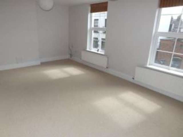  Image of 1 Bedroom Flat for sale at Cheltenham Gloucestershire Cheltenham, GL52 2SG