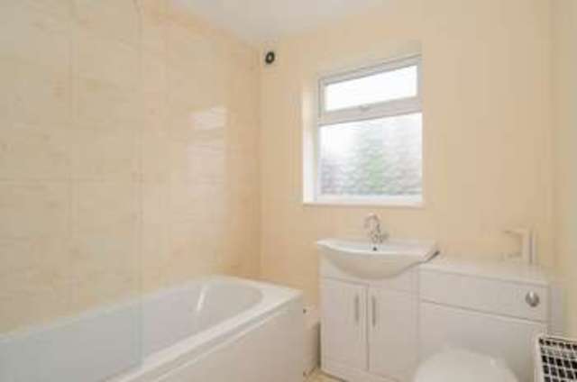  Image of 2 Bedroom Semi-Detached to rent at Grove Lane Standish Wigan, WN6 0DY