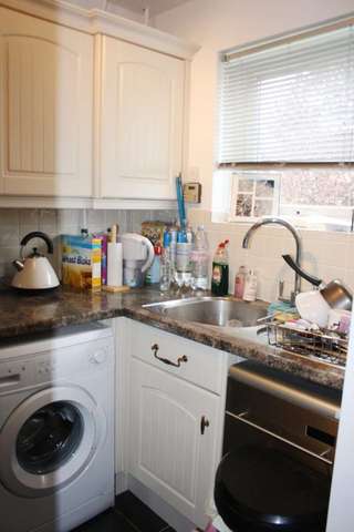  Image of 2 Bedroom Semi-Detached to rent at Stevenage  Aston End, SG2 7DQ