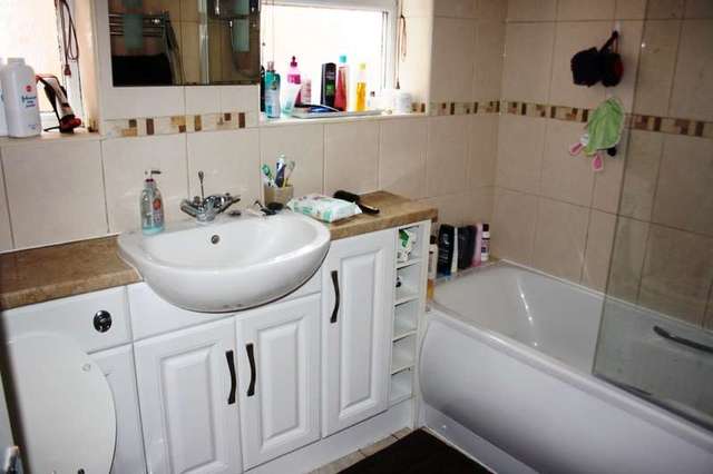  Image of 2 Bedroom Semi-Detached to rent at Stevenage  Aston End, SG2 7DQ