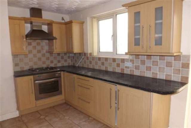  Image of 3 Bedroom Detached to rent at Solihull, B92 8JW
