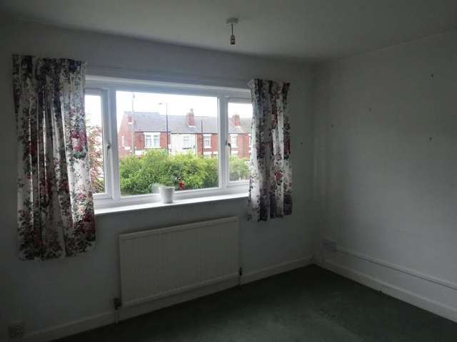  Image of 3 Bedroom Detached to rent at Rawmarsh Rotherham South Yorkshire, S62 5QQ