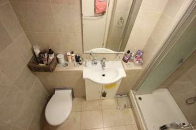  Image of 1 Bedroom Flat to rent at Kingsland Road  London, E2 8DP