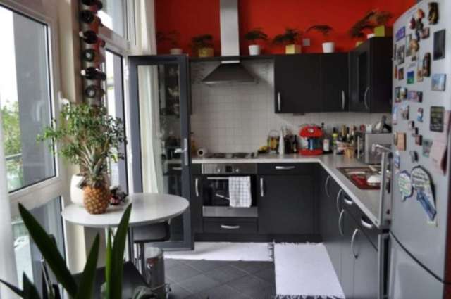  Image of 3 Bedroom Flat to rent at Kingswood Court Hither Green London, SE13 6TD