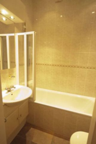  Image of 5 Bedroom House Share to rent at Maida Vale W9 London, W9 1NQ
