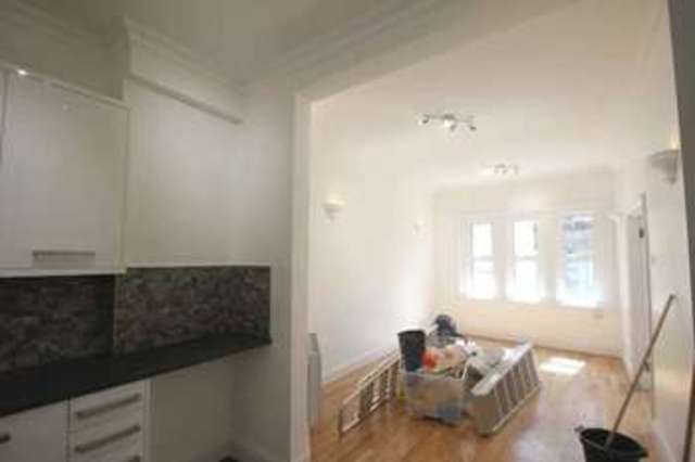  Image of 1 Bedroom Flat to rent at WC1V 6RD  High Holborn, WC1V 6RD