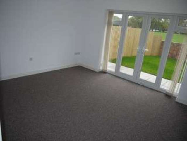  Image of 3 Bedroom Terraced to rent at Longfellow Drive  Wirral, CH62 5JS