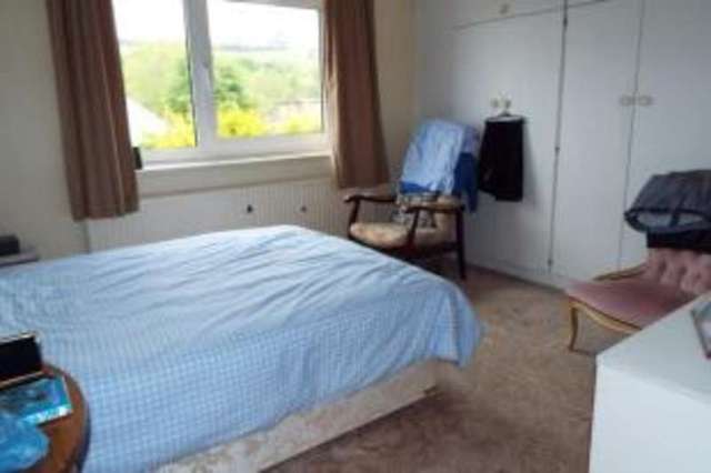  Image of 3 Bedroom Detached for sale at Caterham Surrey Caterham, CR3 6RG