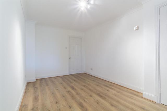  Image of 2 Bedroom Terraced to rent at Millers Rise  ST. ALBANS, AL1 1QW