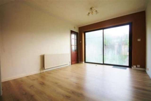  Image of 4 Bedroom Detached to rent at Mitcham, CR4 2DD