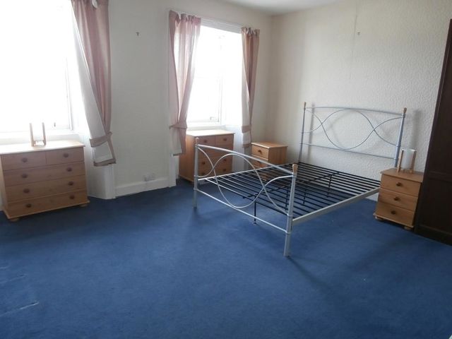  Image of 2 Bedroom Flat to rent at Linlithgow West Lothian West Lothian, EH49 7EW