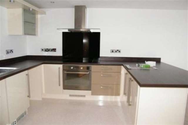  Image of 1 Bedroom Flat to rent at Gillingham, SP8 4JS