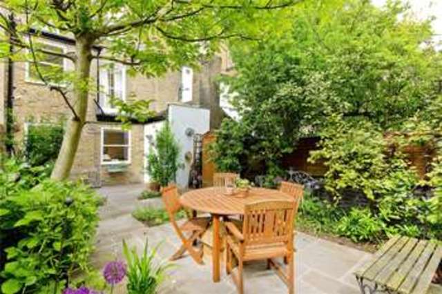  Image of 2 Bedroom Flat for sale at Canonbury London Essex Road, N1 3LR