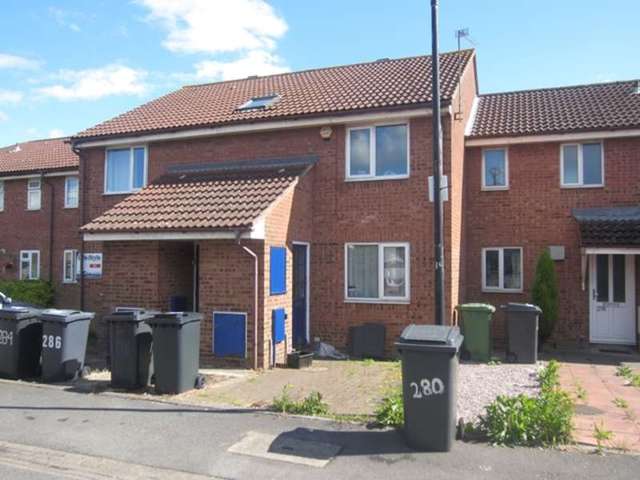  Image of 1 Bedroom Ground Flat to rent at Oaktree Crescent  Bradley Stoke, BS32 9AH
