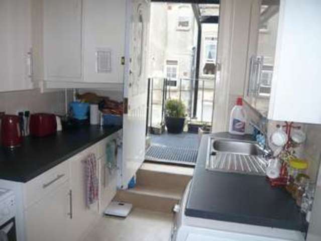  Image of 1 Bedroom Flat to rent at 104 Marine Parade  Worthing, BN11 3QG