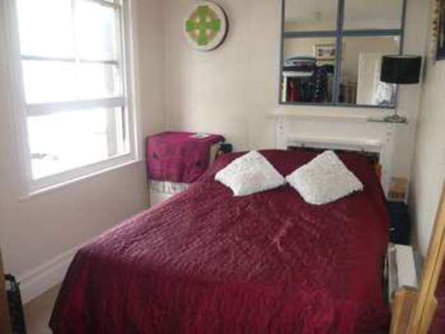  Image of 1 Bedroom Flat to rent at 104 Marine Parade  Worthing, BN11 3QG