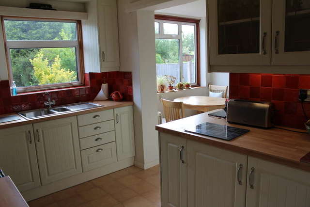  Image of 4 Bedroom Semi-Detached for sale at Ashtead London Surrey, KT21 1PZ