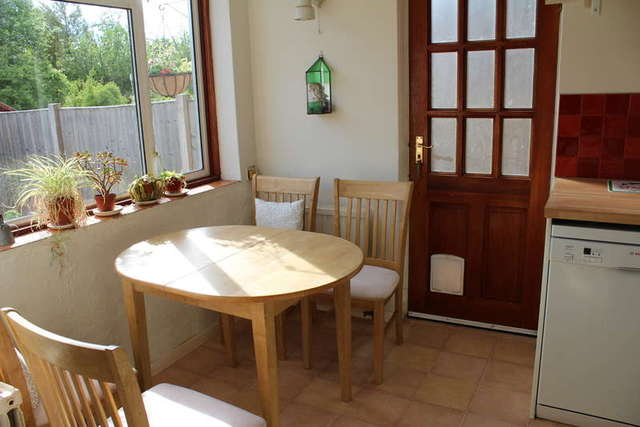  Image of 4 Bedroom Semi-Detached for sale at Ashtead London Surrey, KT21 1PZ