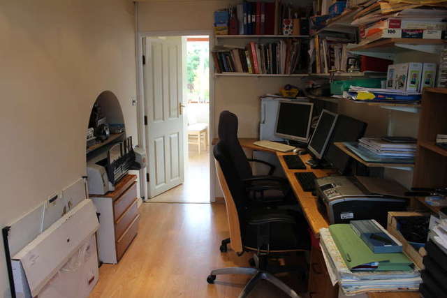  Image of 4 Bedroom Semi-Detached for sale at Ashtead London Surrey, KT21 1PZ