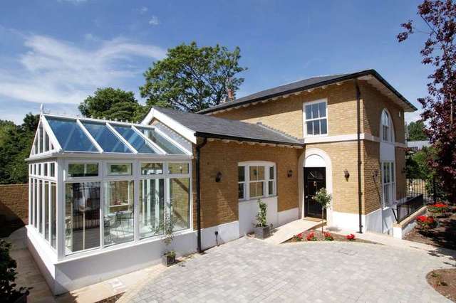  Image of 4 Bedroom Detached to rent at Wimbledon, SW19 4QX