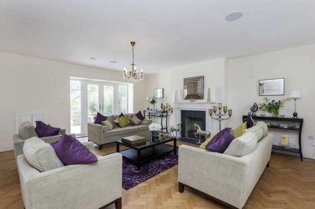 Image of 4 Bedroom Detached to rent at Wimbledon, SW19 4QX