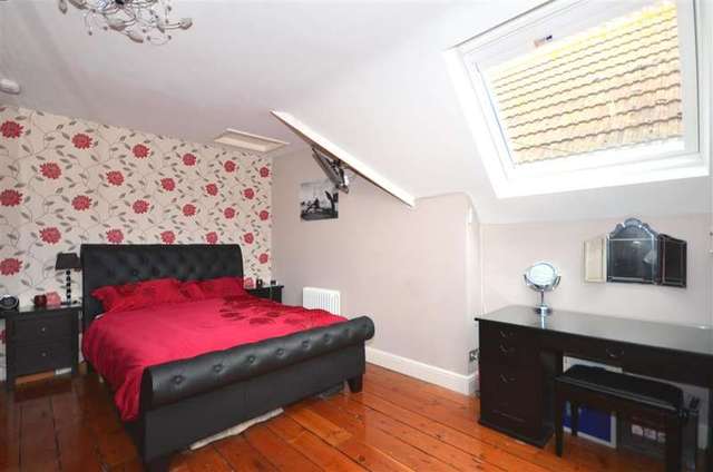  Image of 4 Bedroom Semi-Detached for sale at Dover Kent Dover, CT16 1ER