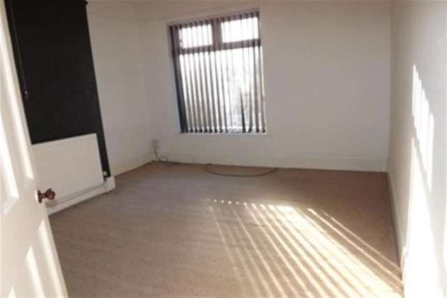  Image of 3 Bedroom Detached to rent at Sutton-in-Ashfield, NG17 4HL