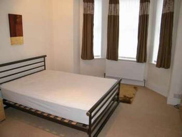  Image of 4 Bedroom Detached to rent at Bournemouth, BH7 6LU