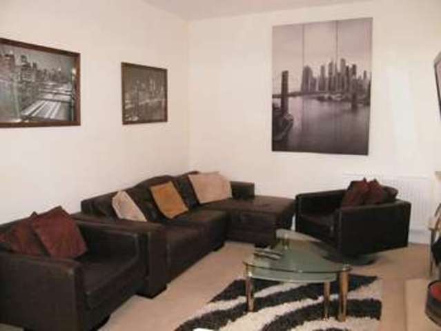  Image of 4 Bedroom Detached to rent at Bournemouth, BH7 6LU
