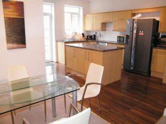  Image of 4 Bedroom Detached to rent at Bournemouth, BH7 6LU